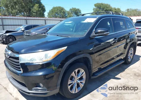 2015 Toyota Highlander Xle V6 z USA, uszkodzony, nr VIN 5TDKKRFH8FS083719